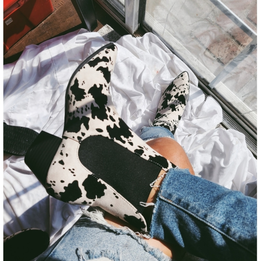 🆕️The Sadie// Cow print western bootie